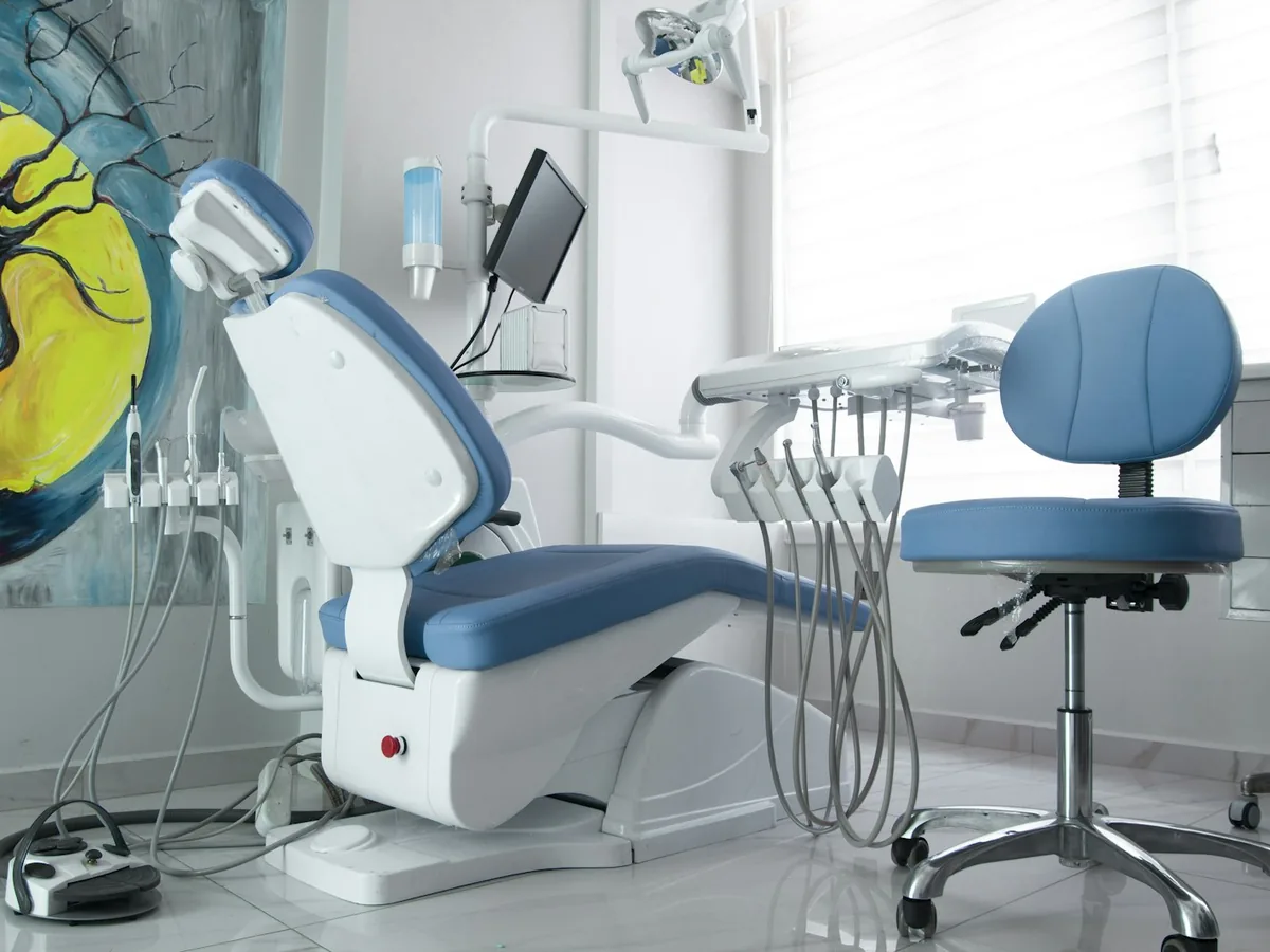 Dental treatment chair